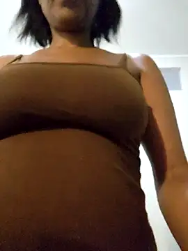 Snapshot of Mommy_Sienna chatting on December 4, 2025, 7:00 pm Mommy Sienna online show from December 4, 2025, 7:00 pm