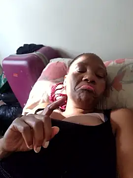 Snapshot of Mommy_Sienna chatting on January 10, 2026, 2:08 pm Mommy Sienna online show from January 10, 2026, 2:08 pm