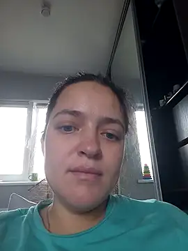 LinaGlow  online show from November 12, 2025, 7:53 am