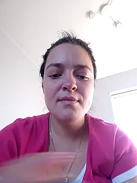 LinaGlow  online show from November 14, 2025, 9:08 am