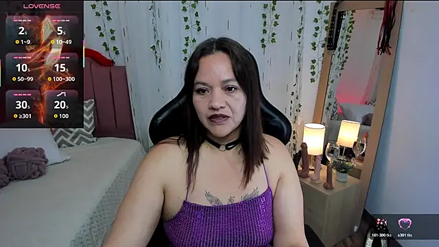 Victoria Wilde  online show from November 6, 2025, 10:49 am