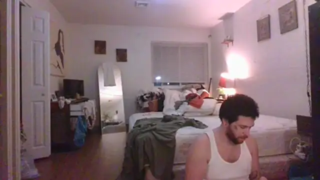 Snapshot of Redriddinghood8 chatting on January 19, 2026, 2:37 am Redriddinghood8 online show from January 19, 2026, 2:37 am