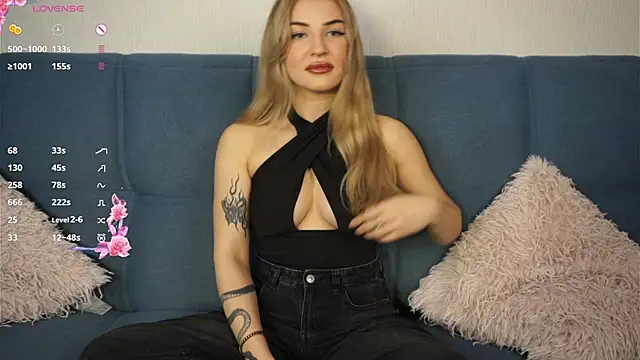 Snapshot of hannah_aura chatting on November 8, 2025, 2:06 pm hannah aura online show from November 8, 2025, 2:06 pm