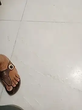 Snapshot of Redhotrose_couple chatting on November 14, 2025, 2:38 pm Redhotrose couple online show from November 14, 2025, 2:38 pm