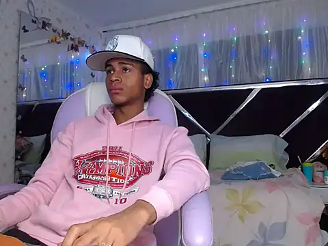 Santy bigcock 01 online show from May 4, 2026, 1:40 pm