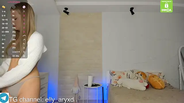 elly aryxd online show from December 1, 2025, 4:12 pm