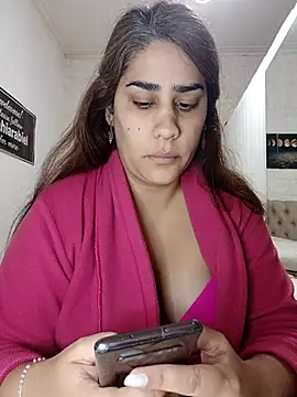 nahiarabiel33 online show from May 10, 2026, 6:13 pm