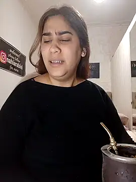 nahiarabiel33 online show from June 2, 2026, 4:53 pm