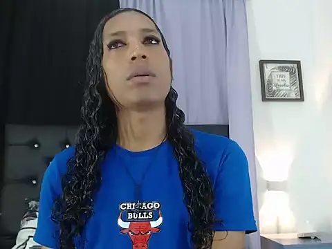 MiaCoock online show from November 26, 2025, 12:28 pm