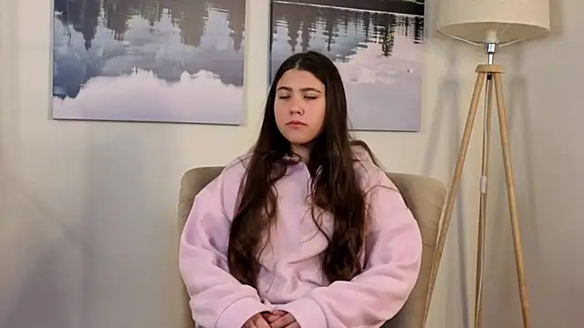 TeriRazey online show from November 5, 2025, 3:50 am