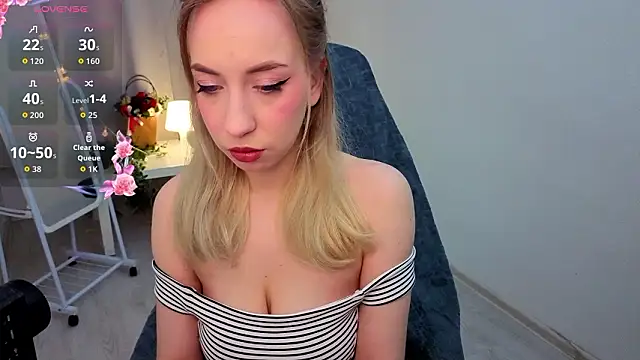 Snapshot of IsabelleBliz chatting on February 23, 2026, 10:29 pm IsabelleBliz online show from February 23, 2026, 10:29 pm