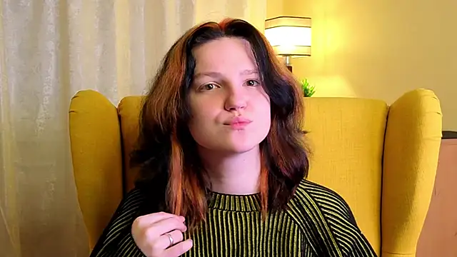 LatinaHuguenin online show from April 12, 2026, 9:09 pm