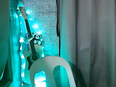 pinay kim online show from November 10, 2025, 4:28 pm