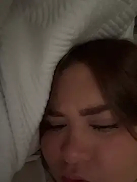 Annajoa online show from April 17, 2026, 7:39 pm