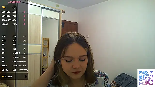 AlissaGerardo online show from December 17, 2025, 2:12 pm