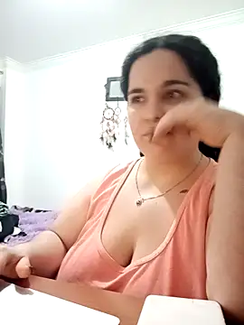 Snapshot of Reichel05_ chatting on March 5, 2026, 5:36 am Reichel05 online show from March 5, 2026, 5:36 am