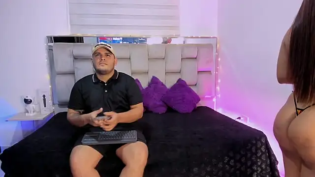 Snapshot of KimaandNate chatting on November 8, 2025, 2:23 am KimaandNate online show from November 8, 2025, 2:23 am