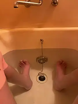 houkeiboy78 online show from November 28, 2025, 10:18 am