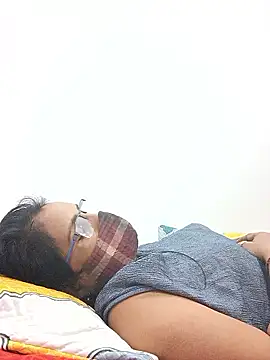 sanjana077 online show from April 11, 2026, 2:05 am