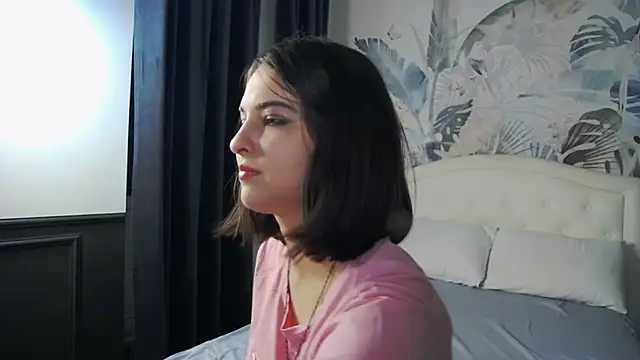 Ruby de Cherry online show from November 6, 2025, 8:04 am