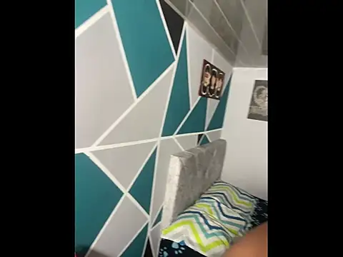 Mike and Rayan online show from December 22, 2025, 3:25 am