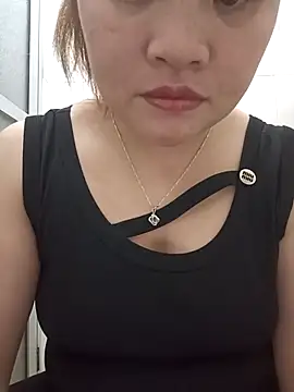 linh-xinh18 online show from November 7, 2025, 5:24 pm