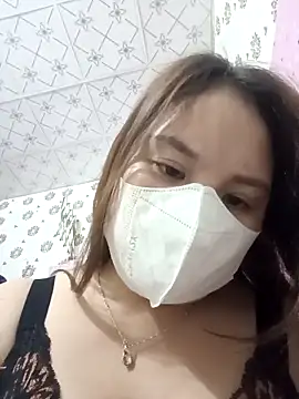 linh-xinh18 online show from November 11, 2025, 6:13 am