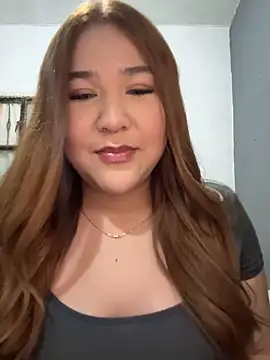 Snapshot of SarahcammOf chatting on November 14, 2025, 11:35 pm SarahcammOf online show from November 14, 2025, 11:35 pm