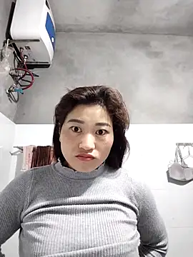 Qoine392 online show from January 7, 2026, 10:12 pm