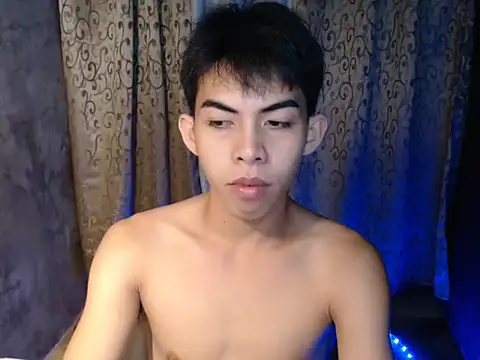 Snapshot of Urhotsilverboy chatting on January 19, 2026, 1:26 pm Urhotsilverboy online show from January 19, 2026, 1:26 pm