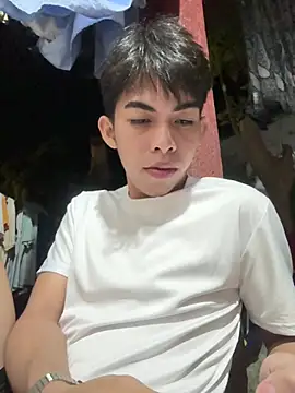 Urhotsilverboy online show from March 13, 2026, 4:24 pm