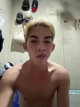 Urhotsilverboy online show from June 3, 2026, 8:14 pm