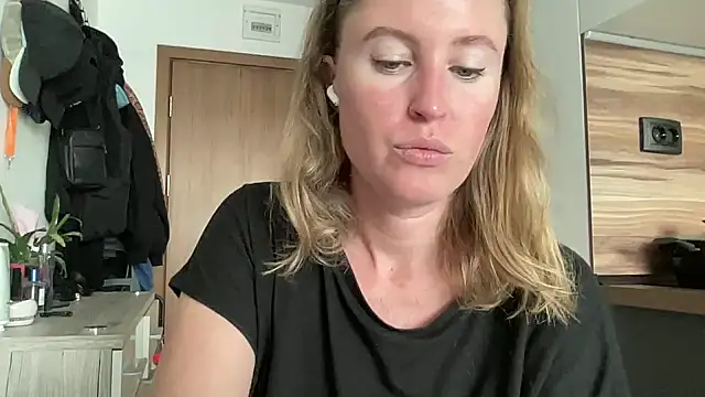 Ameli8 online show from November 26, 2025, 12:17 pm