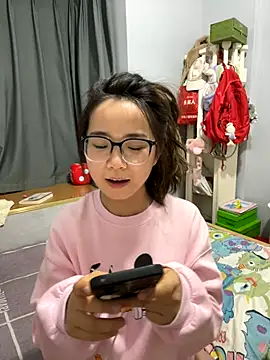 Hmm 0303 online show from November 16, 2025, 2:33 pm