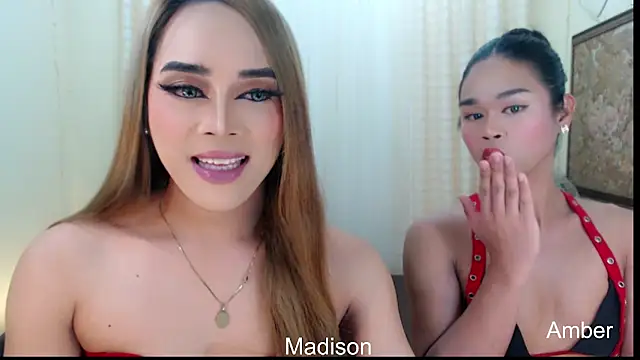 Snapshot of sweet_sophiaxx chatting on February 10, 2026, 11:53 pm sweet sophiaxx online show from February 10, 2026, 11:53 pm