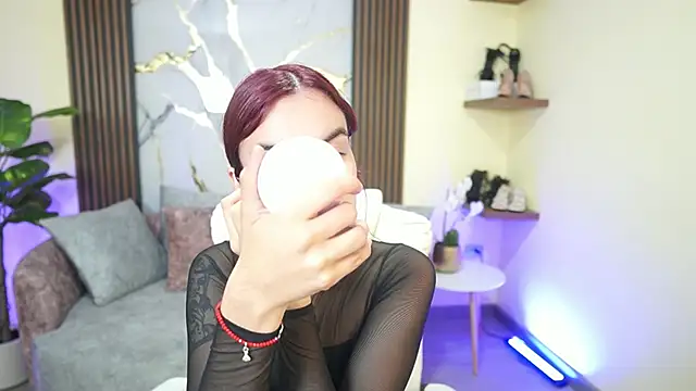 TessaaFox online show from January 13, 2026, 11:48 am