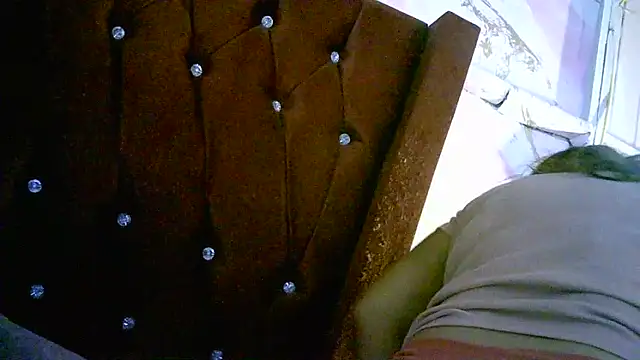Snapshot of Zulreyna chatting on April 25, 2026, 3:53 am Zulreyna online show from April 25, 2026, 3:53 am