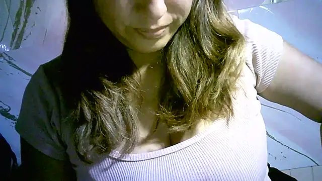 Snapshot of Zulreyna chatting on May 9, 2026, 3:12 am Zulreyna online show from May 9, 2026, 3:12 am