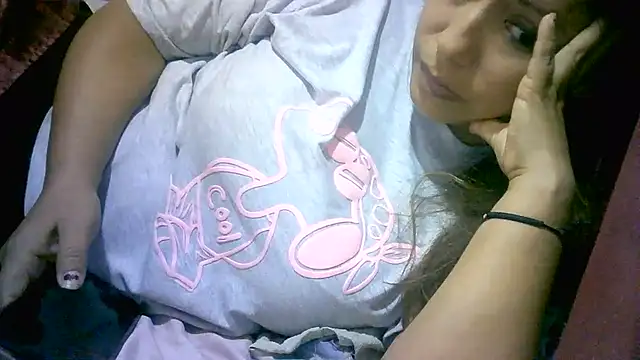 Zulreyna online show from July 25, 2026, 5:49 am