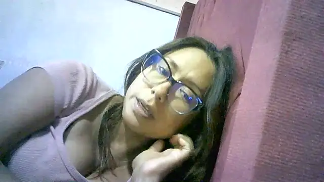 Zulreyna online show from July 29, 2026, 4:21 am