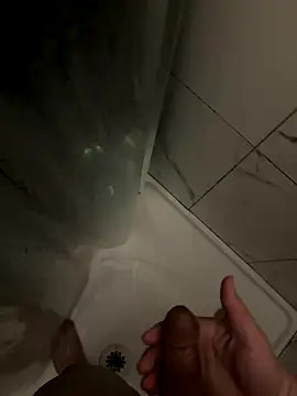 Snapshot of mixedswanger chatting on November 17, 2025, 12:44 pm mixedswanger online show from November 17, 2025, 12:44 pm