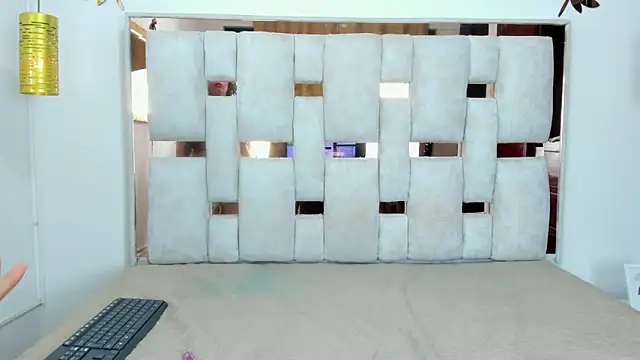 Snapshot of Lois_Cullen chatting on November 6, 2025, 7:04 pm Lois Cullen online show from November 6, 2025, 7:04 pm