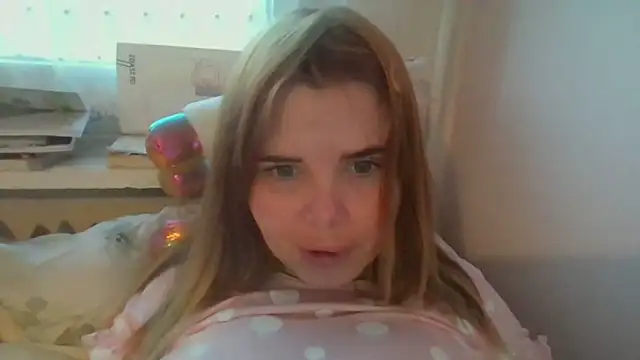 HornyElena online show from December 18, 2025, 2:34 pm