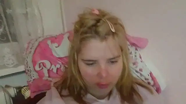 Snapshot of HornyElena chatting on March 1, 2026, 5:15 pm HornyElena online show from March 1, 2026, 5:15 pm