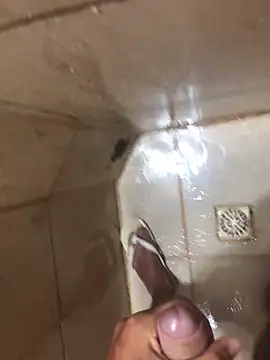 Snapshot of Luan1267 chatting on December 22, 2025, 8:50 pm Luan1267 online show from December 22, 2025, 8:50 pm