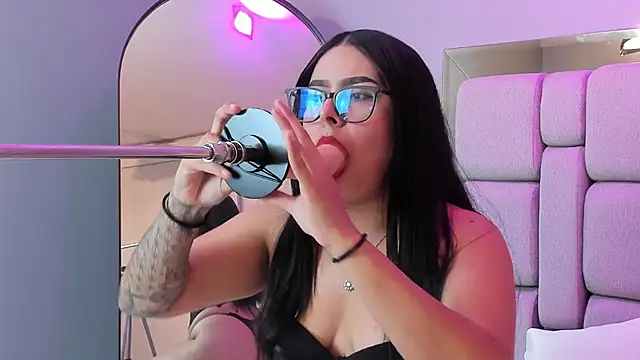 Amy whittee online show from November 27, 2025, 7:49 pm