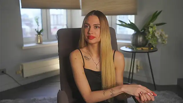 Snapshot of FreidaLerew chatting on November 7, 2025, 10:37 am FreidaLerew online show from November 7, 2025, 10:37 am