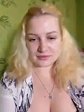 Snapshot of Steshaa chatting on November 6, 2025, 8:43 pm Steshaa online show from November 6, 2025, 8:43 pm