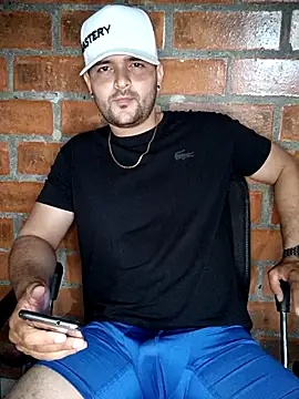 miguelitoo1999 online show from November 9, 2025, 4:33 am