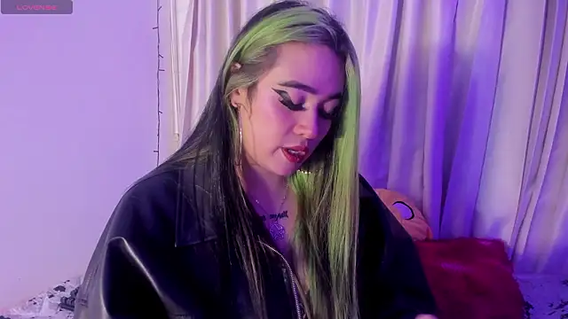 Lilith Zenith  online show from January 19, 2026, 3:43 am